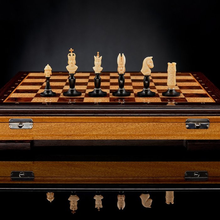Chess_Kadun_mammoth_tusk_neapol_4.jpg.1000x1200_q85