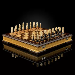 Шахматы "Неаполь" (из бивня мамонта и самшита)
